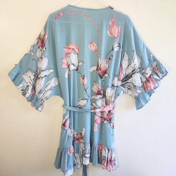 'Plum Pretty Sugar Floral Wrap Robe Flutter Sleeves Bridesmaids Beauty Size XS/S - Picture 4 of 8